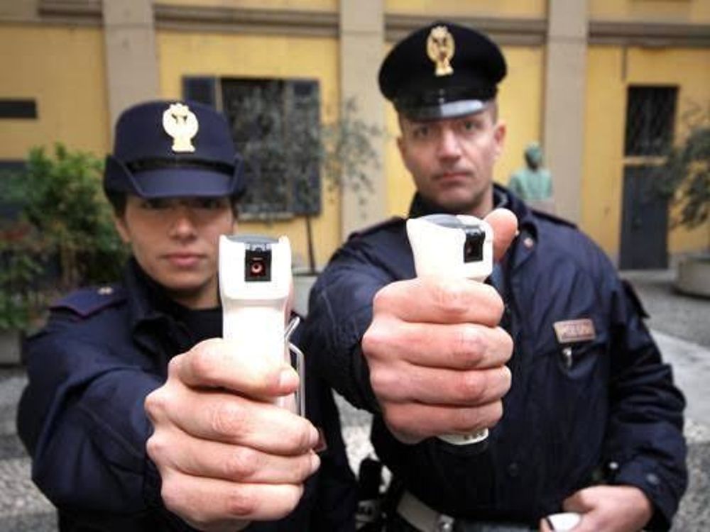 Spray al peperoncino, potrebbe esserne dotata la Polizia italiana contro aggressori