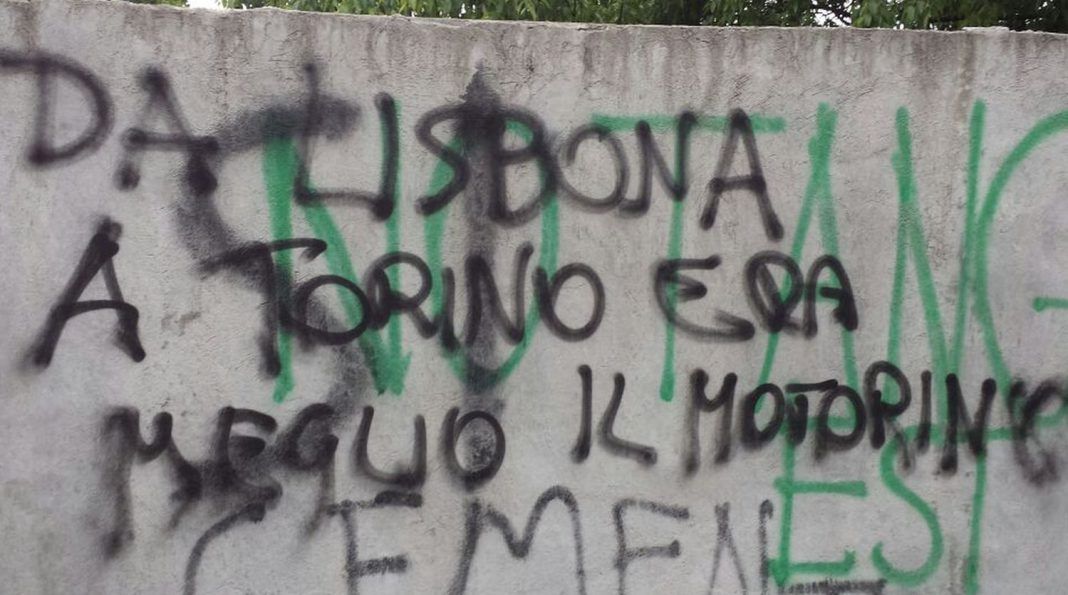 Vergogna a Torino, scritte offensive contro i caduti di Superga