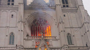 incendio_cattedrale_nantes